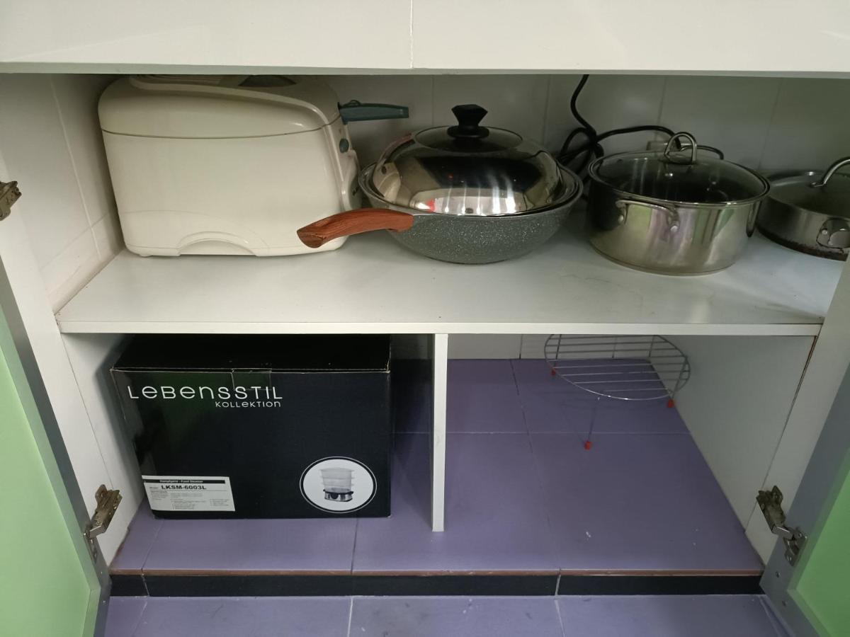 Entire Residential Home•Jia Residences Bkt Serdang沙登温暖的家 Seri Kembangan Extérieur photo