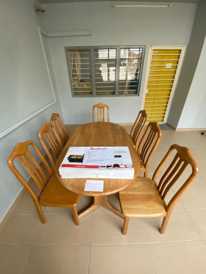 Entire Residential Home•Jia Residences Bkt Serdang沙登温暖的家 Seri Kembangan Extérieur photo