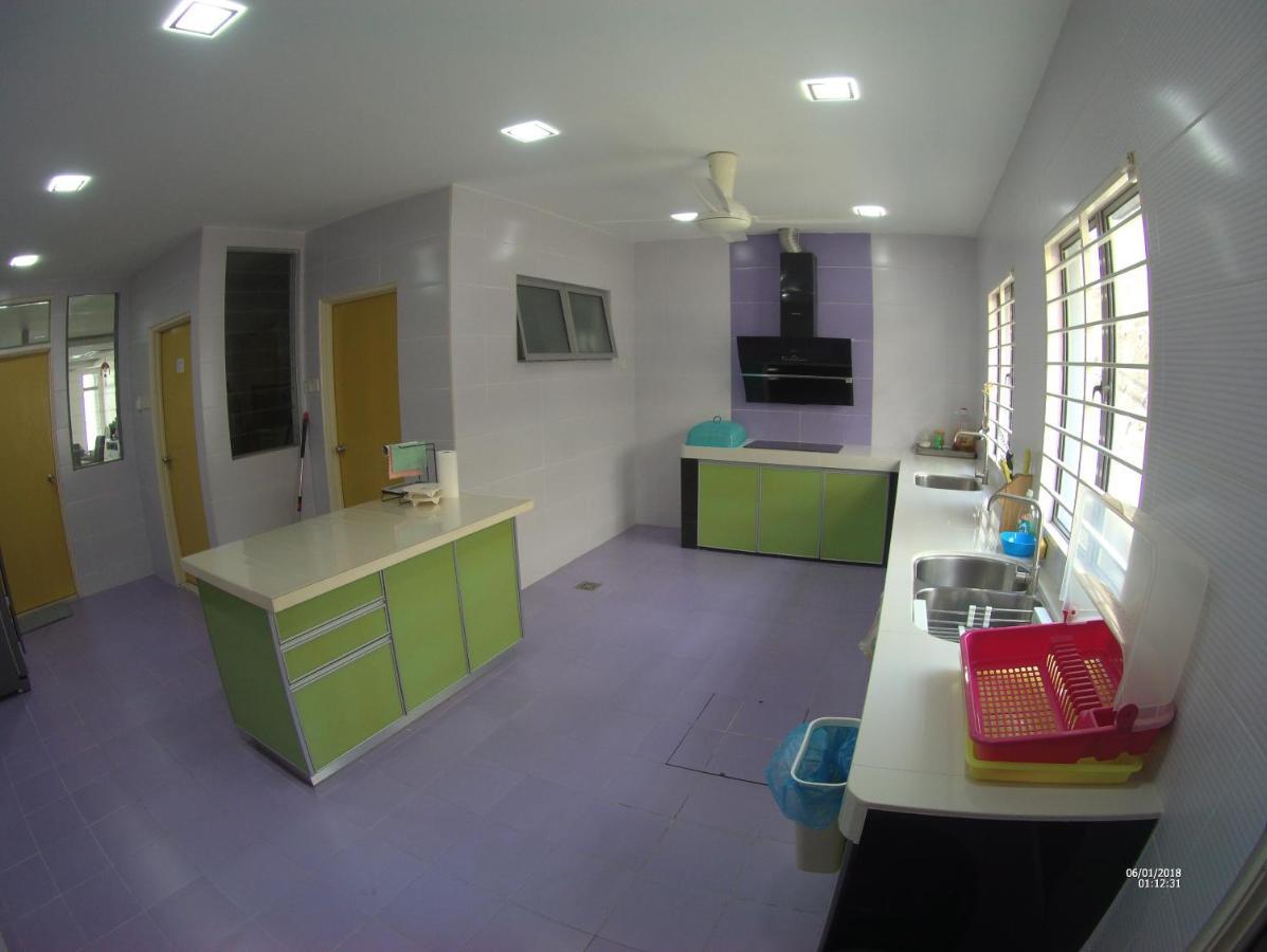 Entire Residential Home•Jia Residences Bkt Serdang沙登温暖的家 Seri Kembangan Extérieur photo