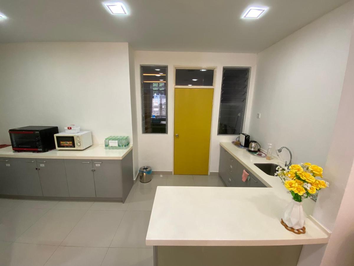 Entire Residential Home•Jia Residences Bkt Serdang沙登温暖的家 Seri Kembangan Extérieur photo