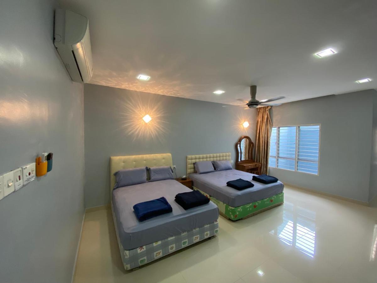 Entire Residential Home•Jia Residences Bkt Serdang沙登温暖的家 Seri Kembangan Extérieur photo