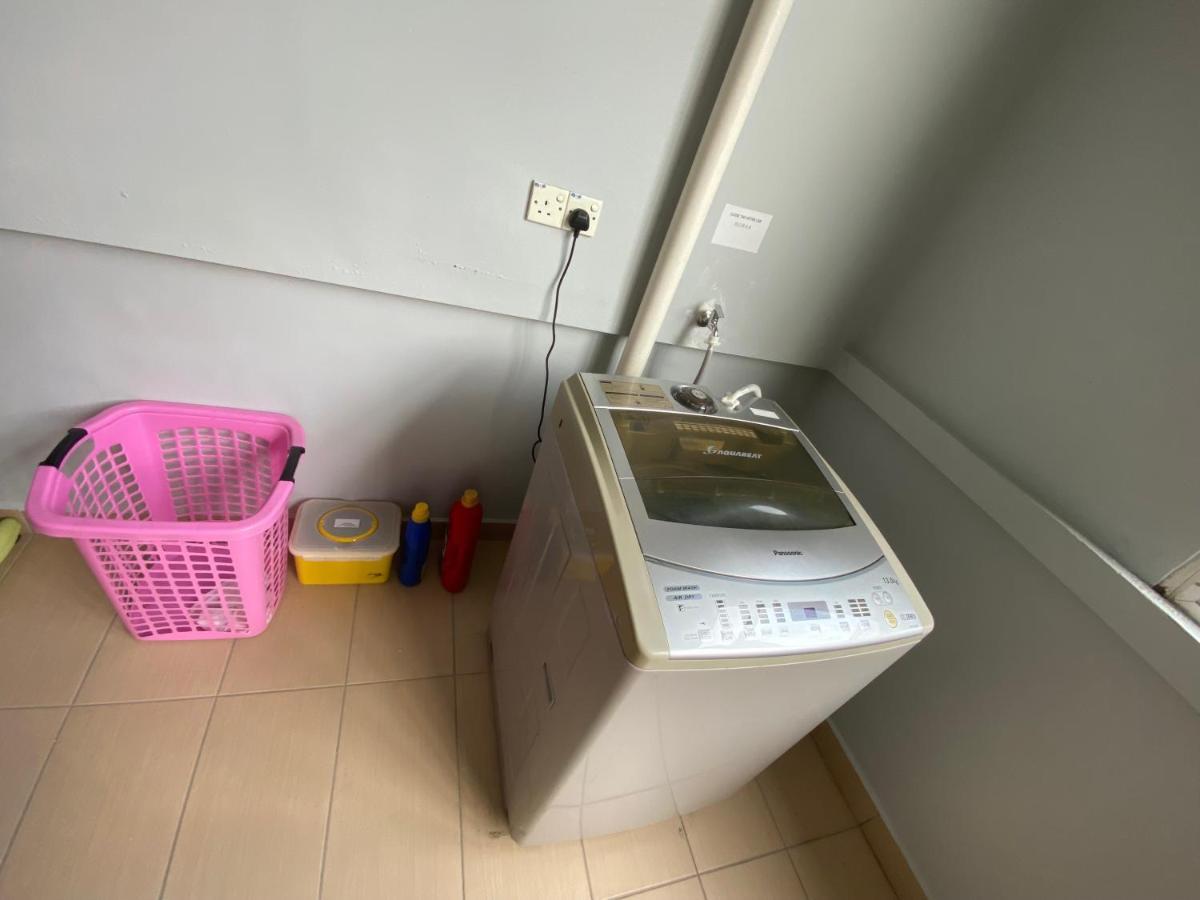 Entire Residential Home•Jia Residences Bkt Serdang沙登温暖的家 Seri Kembangan Extérieur photo