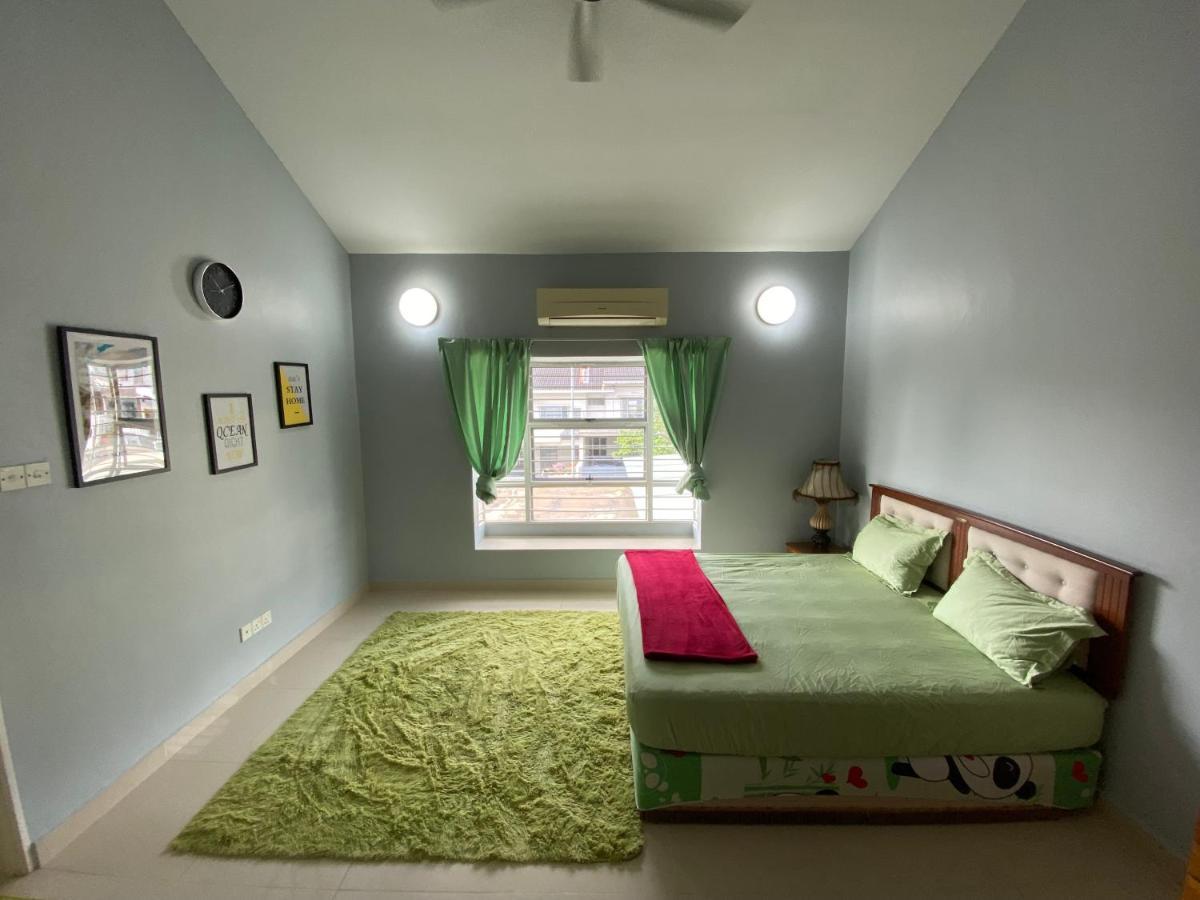 Entire Residential Home•Jia Residences Bkt Serdang沙登温暖的家 Seri Kembangan Extérieur photo