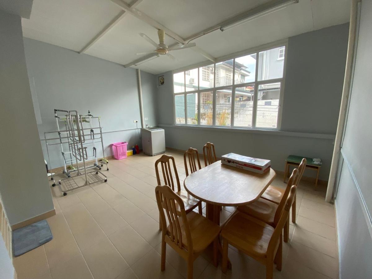 Entire Residential Home•Jia Residences Bkt Serdang沙登温暖的家 Seri Kembangan Extérieur photo