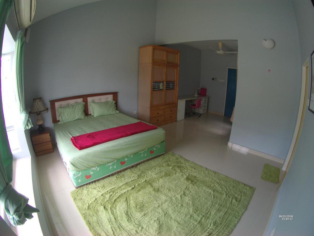 Entire Residential Home•Jia Residences Bkt Serdang沙登温暖的家 Seri Kembangan Extérieur photo