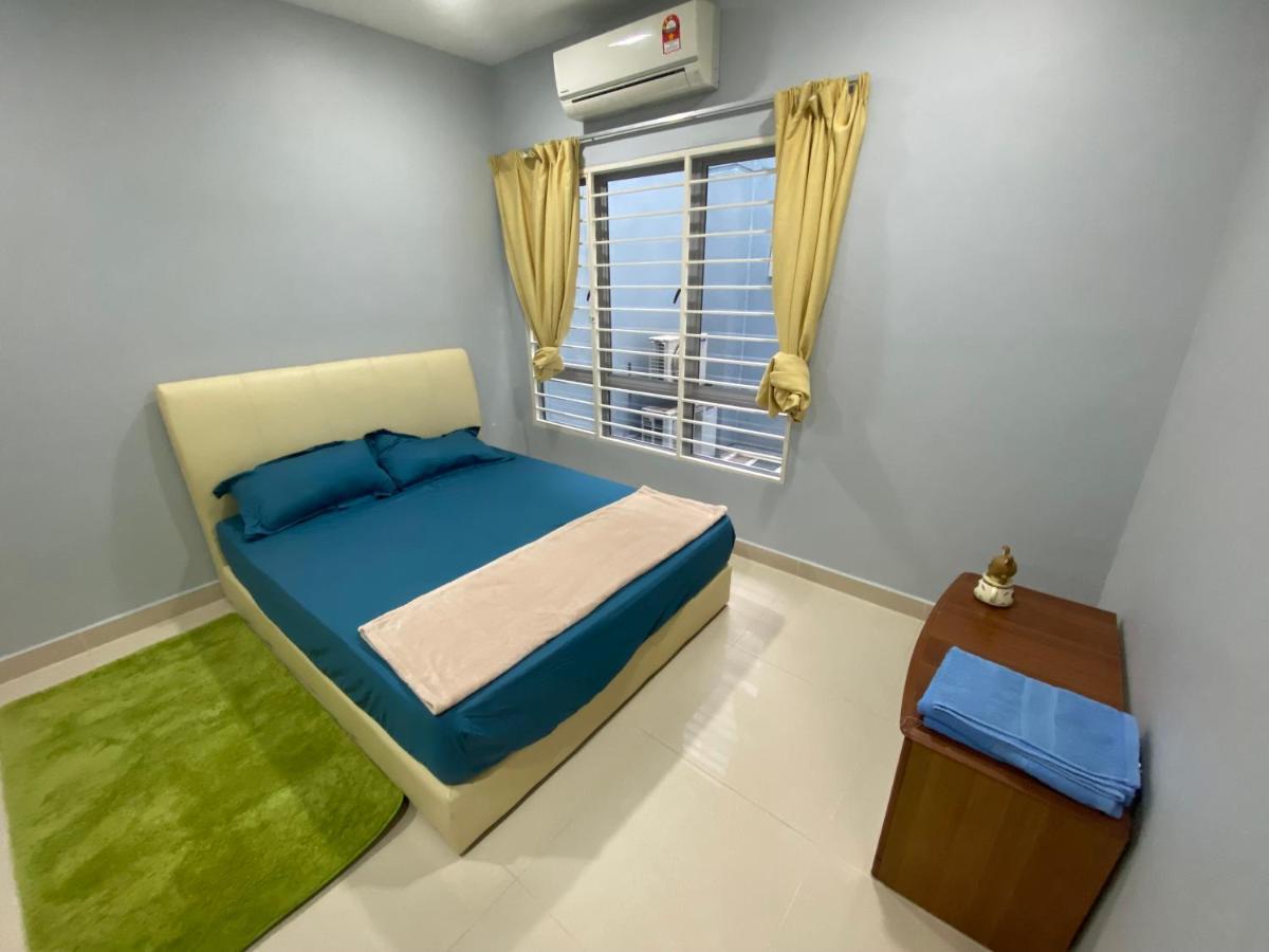 Entire Residential Home•Jia Residences Bkt Serdang沙登温暖的家 Seri Kembangan Extérieur photo