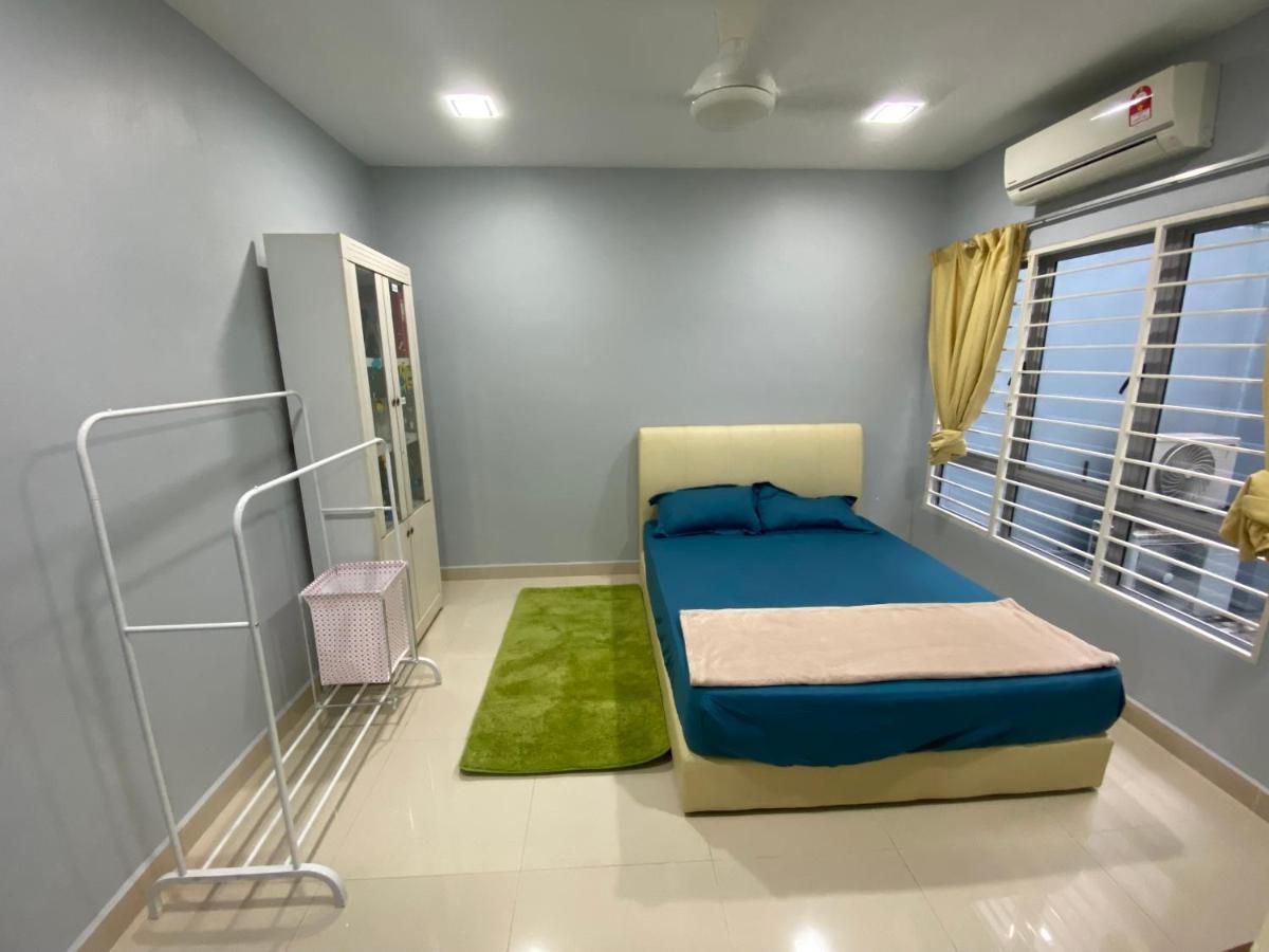 Entire Residential Home•Jia Residences Bkt Serdang沙登温暖的家 Seri Kembangan Extérieur photo