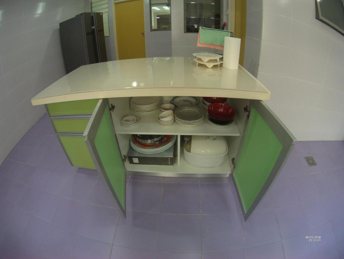 Entire Residential Home•Jia Residences Bkt Serdang沙登温暖的家 Seri Kembangan Extérieur photo