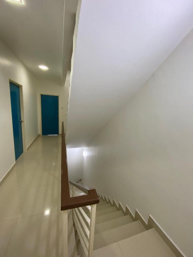 Entire Residential Home•Jia Residences Bkt Serdang沙登温暖的家 Seri Kembangan Extérieur photo