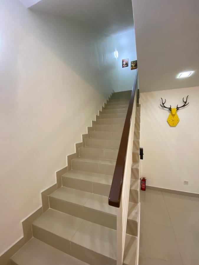 Entire Residential Home•Jia Residences Bkt Serdang沙登温暖的家 Seri Kembangan Extérieur photo
