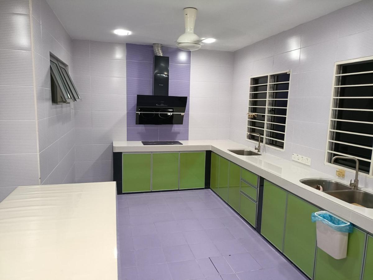 Entire Residential Home•Jia Residences Bkt Serdang沙登温暖的家 Seri Kembangan Extérieur photo
