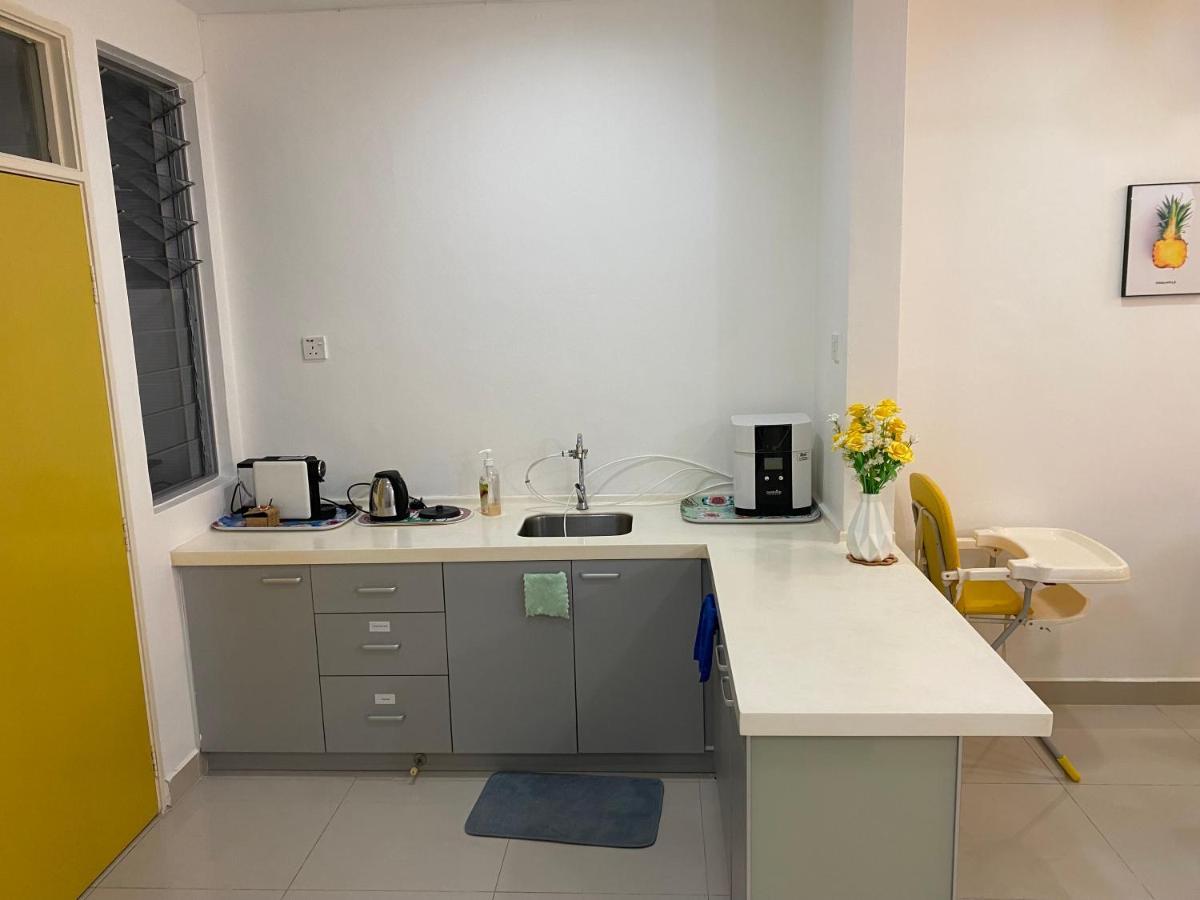 Entire Residential Home•Jia Residences Bkt Serdang沙登温暖的家 Seri Kembangan Extérieur photo